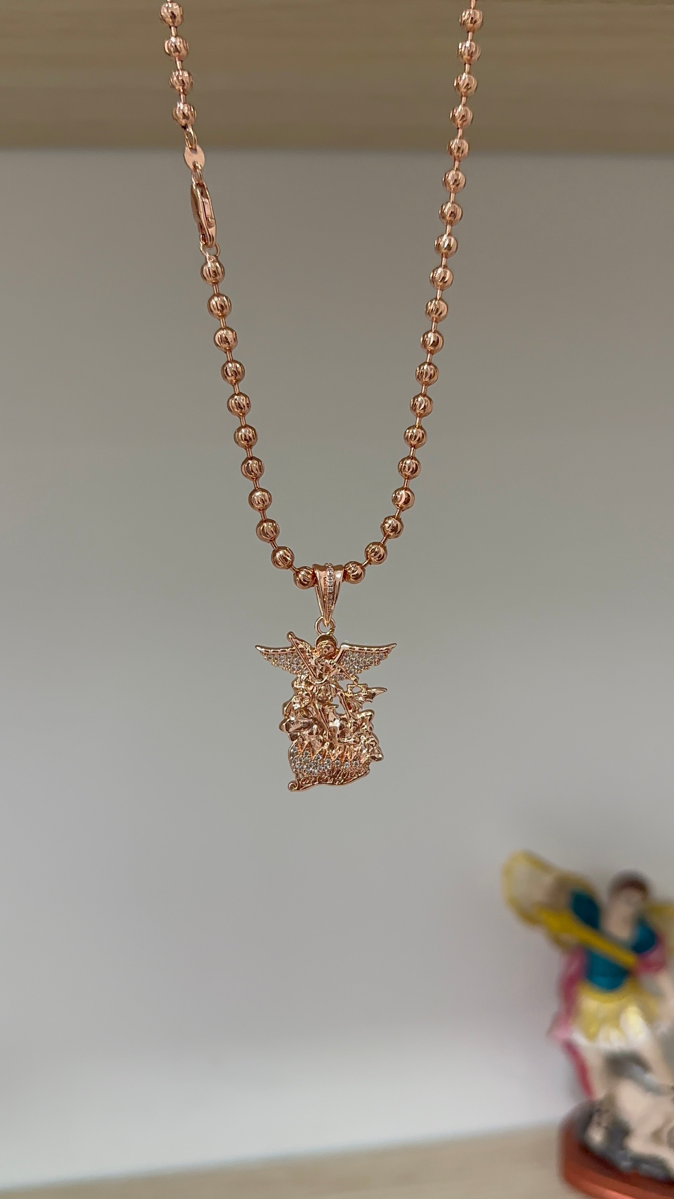 cadena tejido militar diamantado en oro laminado 18K con arcangel san miguel